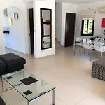 Leon Villa